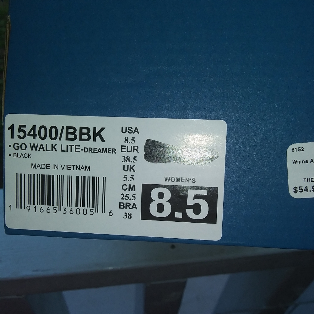 Brand new woman's shoes size 8.5 $30